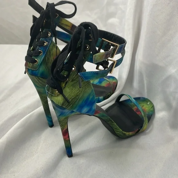 Women’s Size 8.5 heels by Priviliged - Picture 4 of 7
